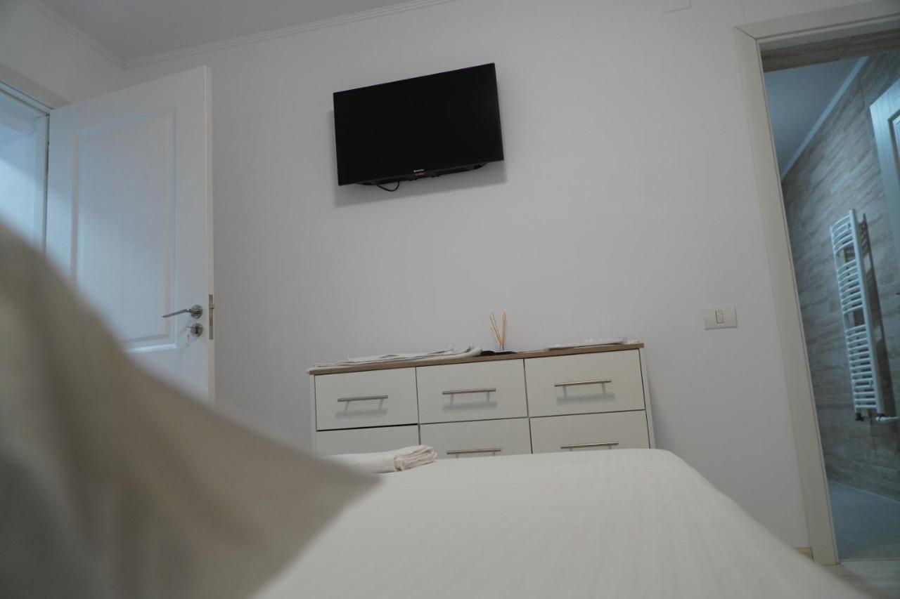 Târgu Jiu Vila Exclusive מראה חיצוני תמונה